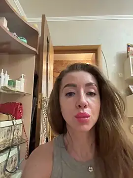 Snapshot of MarinaDiva11_74 chatting on June 5, 2026, 8:25 pm MarinaDiva11 74 online show from June 5, 2026, 8:25 pm