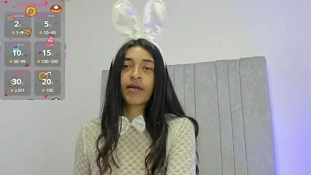 Snapshot of RousyMoon chatting on October 22, 2025, 12:38 pm RousyMoon online show from October 22, 2025, 12:38 pm