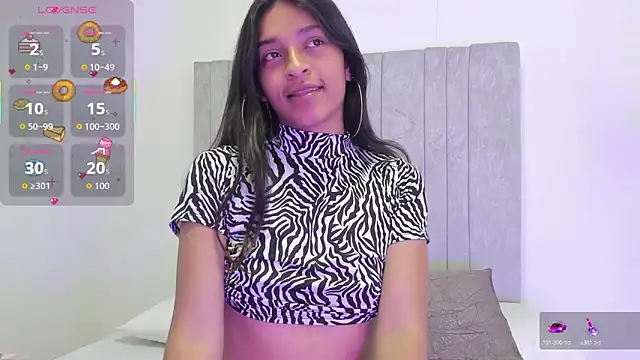 Snapshot of RousyMoon chatting on October 24, 2025, 12:56 pm RousyMoon online show from October 24, 2025, 12:56 pm