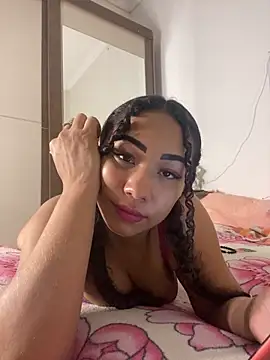 Snapshot of jhennyfer chatting on February 19, 2026, 5:14 am jhennyfer online show from February 19, 2026, 5:14 am