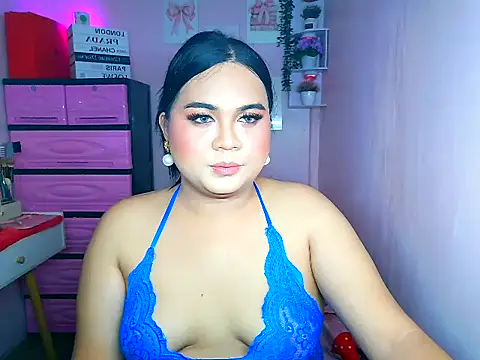 Snapshot of YourThicc_bella chatting on July 8, 2026, 4:00 pm YourThicc bella online show from July 8, 2026, 4:00 pm