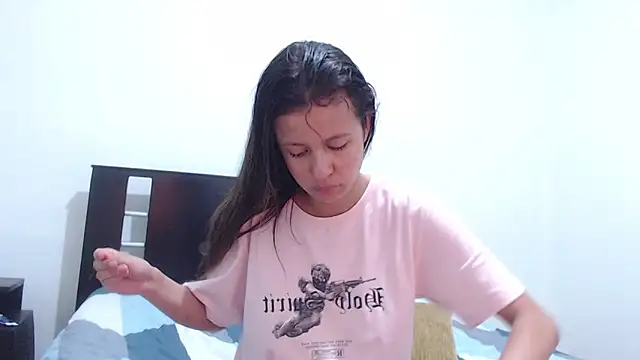 nathaly jones  online show from September 29, 2025, 12:21 pm