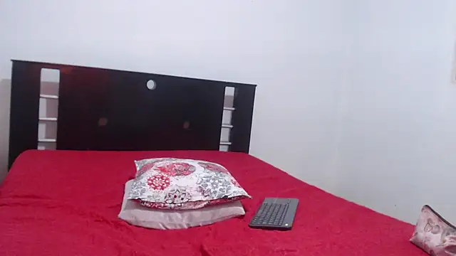 nathaly jones  online show from October 20, 2025, 12:27 pm