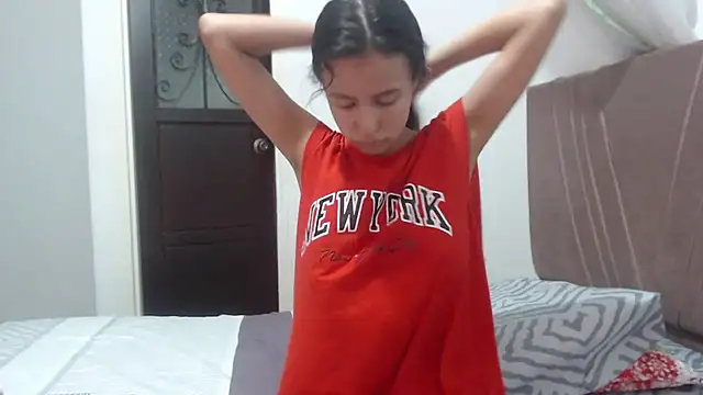 nathaly jones  online show from April 11, 2026, 12:20 pm