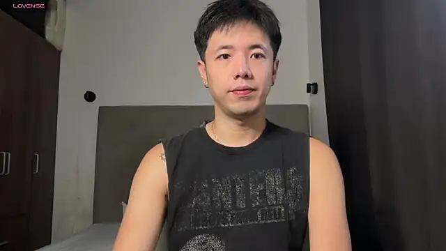 Snapshot of Addictiveboi chatting on May 13, 2026, 1:14 am Addictiveboi online show from May 13, 2026, 1:14 am