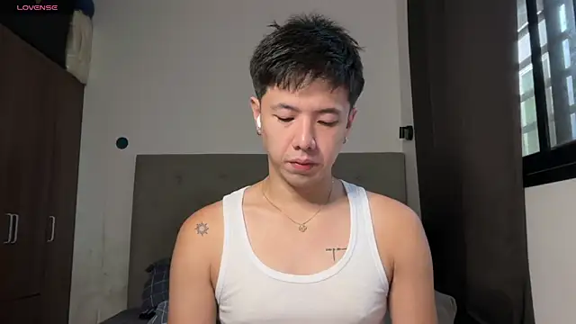 Snapshot of Addictiveboi chatting on June 27, 2026, 12:59 am Addictiveboi online show from June 27, 2026, 12:59 am