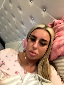 EllieMaeBaby online show from December 4, 2025, 12:25 pm