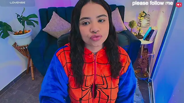 Snapshot of nicemiiaa7_ chatting on June 5, 2026, 11:27 am nicemiiaa7 online show from June 5, 2026, 11:27 am