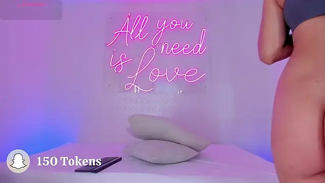 aleksandramiller  online show from September 8, 2025, 8:30 pm