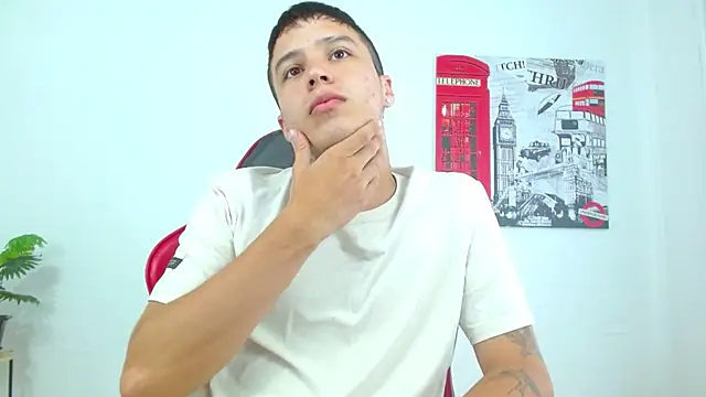 Cumandres18 online show from January 10, 2026, 2:41 pm