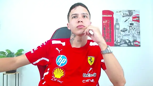 Cumandres18 online show from January 15, 2026, 2:43 pm