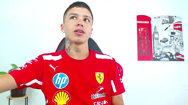 Cumandres18 online show from April 8, 2026, 2:50 pm