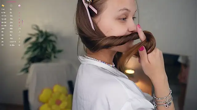 OdellaGillingham online show from October 16, 2025, 6:53 pm