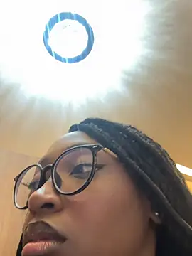 YallianaBrooks online show from July 23, 2026, 3:43 pm