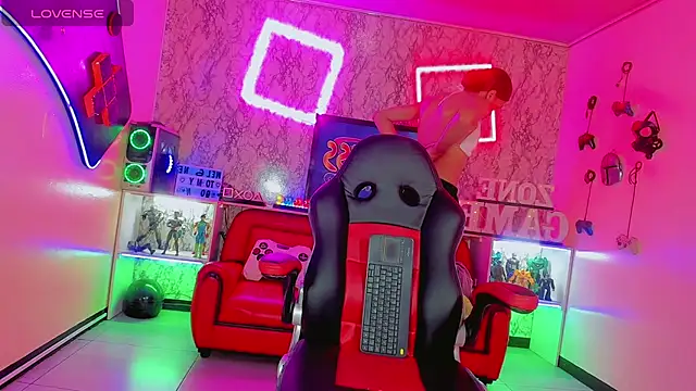 Madison Mujica online show from September 24, 2025, 11:13 am