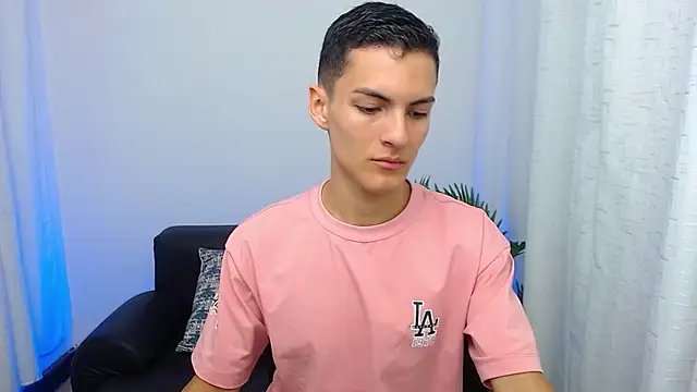 Matiius18 online show from October 27, 2025, 1:59 pm