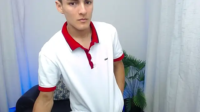 Matiius18 online show from November 17, 2025, 2:23 pm