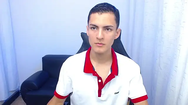 Snapshot of Matiius18 chatting on February 11, 2026, 1:38 pm Matiius18 online show from February 11, 2026, 1:38 pm