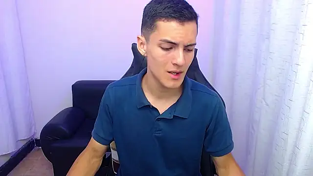 Snapshot of Matiius18 chatting on February 18, 2026, 2:13 pm Matiius18 online show from February 18, 2026, 2:13 pm