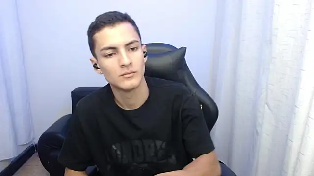 Snapshot of Matiius18 chatting on February 24, 2026, 2:04 pm Matiius18 online show from February 24, 2026, 2:04 pm