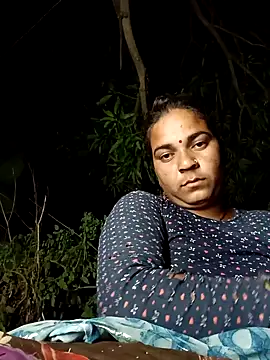 Radha hotx online show from October 25, 2025, 4:35 pm