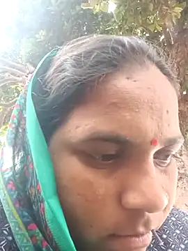 Radha hotx online show from October 26, 2025, 7:47 am