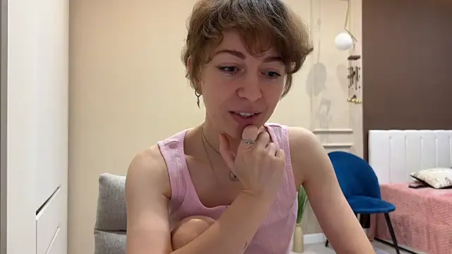 daniellia  online show from November 2, 2025, 9:22 am