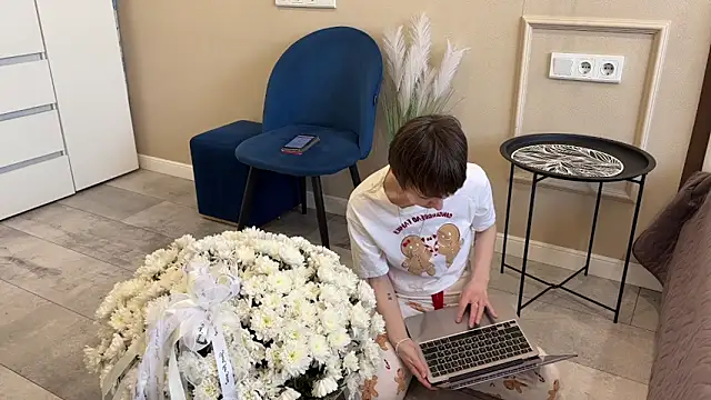 daniellia  online show from March 15, 2026, 10:32 am