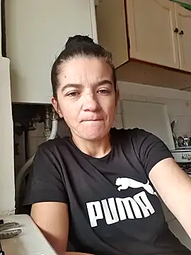 Snapshot of alinaalinutzq chatting on December 20, 2025, 11:06 am alinaalinutzq online show from December 20, 2025, 11:06 am