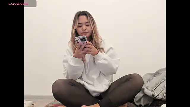 Snapshot of saika_blush chatting on October 6, 2025, 4:21 am saika blush online show from October 6, 2025, 4:21 am