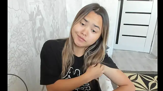 Snapshot of saika_blush chatting on November 2, 2025, 3:53 am saika blush online show from November 2, 2025, 3:53 am