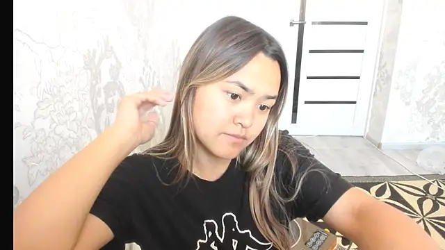 Snapshot of saika_blush chatting on November 18, 2025, 5:45 am saika blush online show from November 18, 2025, 5:45 am