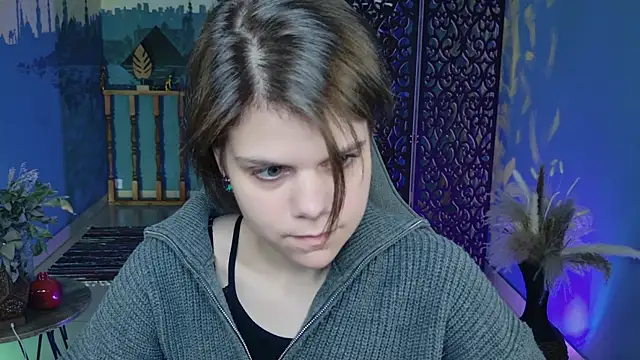 EllieMurler online show from October 5, 2025, 9:07 am