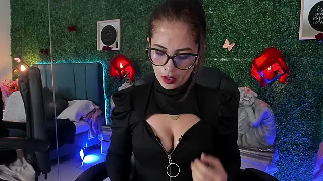 Linagh  online show from March 31, 2026, 1:11 pm