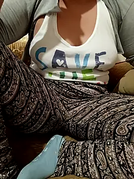 Mroma89six online show from November 12, 2025, 5:35 pm