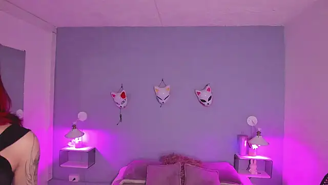 Zoe Lynch  online show from October 6, 2025, 11:40 am