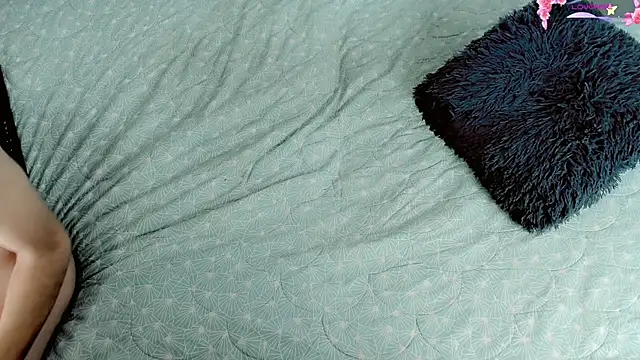 baby rous online show from September 19, 2025, 12:17 pm