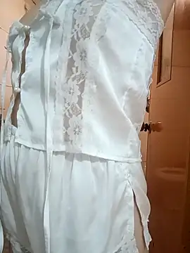 Snapshot of Thuylinh86 chatting on October 24, 2025, 12:12 pm Thuylinh86 online show from October 24, 2025, 12:12 pm