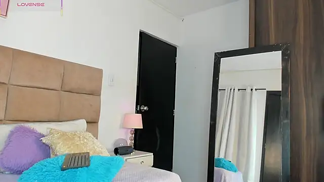 ashleycurvyy online show from September 13, 2025, 6:29 pm