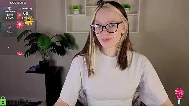 R0cket bunny online show from May 18, 2026, 1:02 am