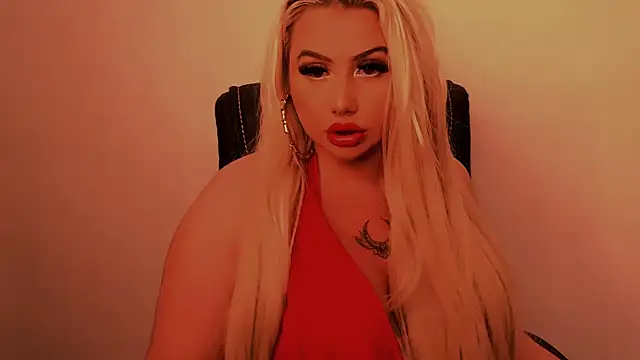 Snapshot of TiaDoll chatting on July 9, 2026, 5:44 am TiaDoll online show from July 9, 2026, 5:44 am