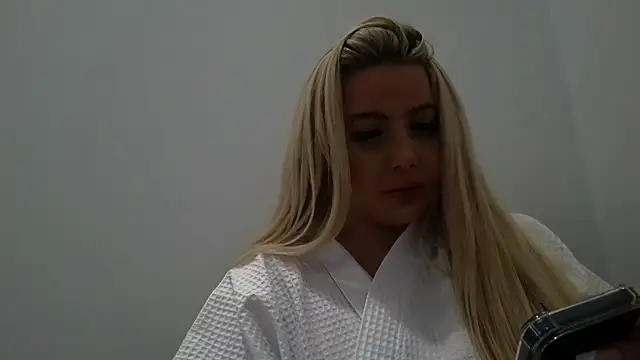 Snapshot of TiaDoll chatting on July 14, 2026, 7:13 am TiaDoll online show from July 14, 2026, 7:13 am