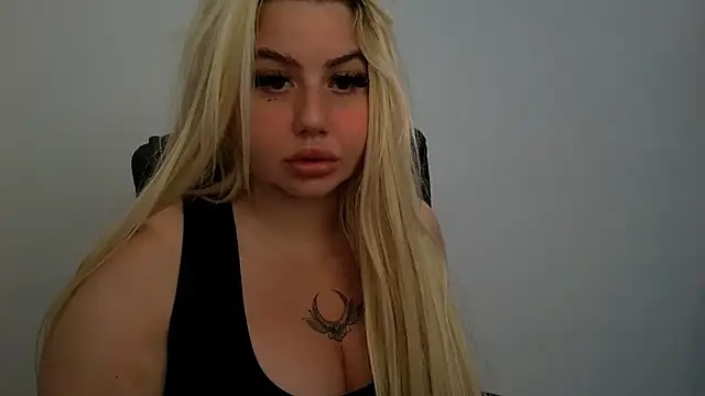 Snapshot of TiaDoll chatting on July 21, 2026, 9:44 am TiaDoll online show from July 21, 2026, 9:44 am