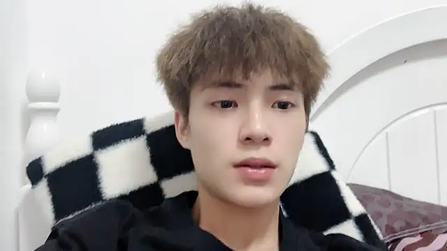 linger2563 online show from October 10, 2025, 2:49 pm