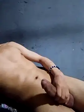 Snapshot of AnthonyDida chatting on April 8, 2026, 11:16 pm AnthonyDida online show from April 8, 2026, 11:16 pm