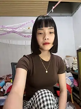 andymi1 online show from May 15, 2026, 1:56 am