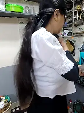 Snapshot of Queen_Nightt chatting on October 14, 2025, 5:30 am Queen Nightt online show from October 14, 2025, 5:30 am