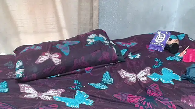 Snapshot of curvydarckcohocolate chatting on September 27, 2025, 4:50 am curvydarckcohocolate online show from September 27, 2025, 4:50 am