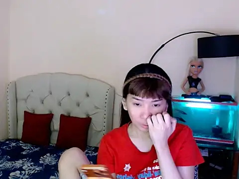 ShantalFoxxy  online show from March 27, 2026, 12:49 pm