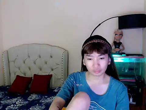 ShantalFoxxy  online show from April 3, 2026, 12:58 pm